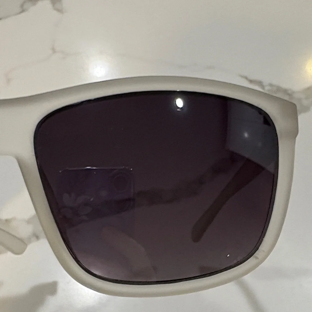 Kenneth Cole Gray Sunglasses